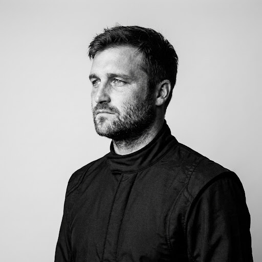 KI-generiertes Porträt von Dominic Makolm
